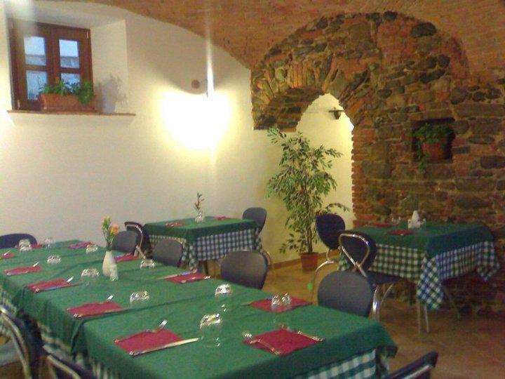 Hotel Il Portico Carrosio Exterior foto