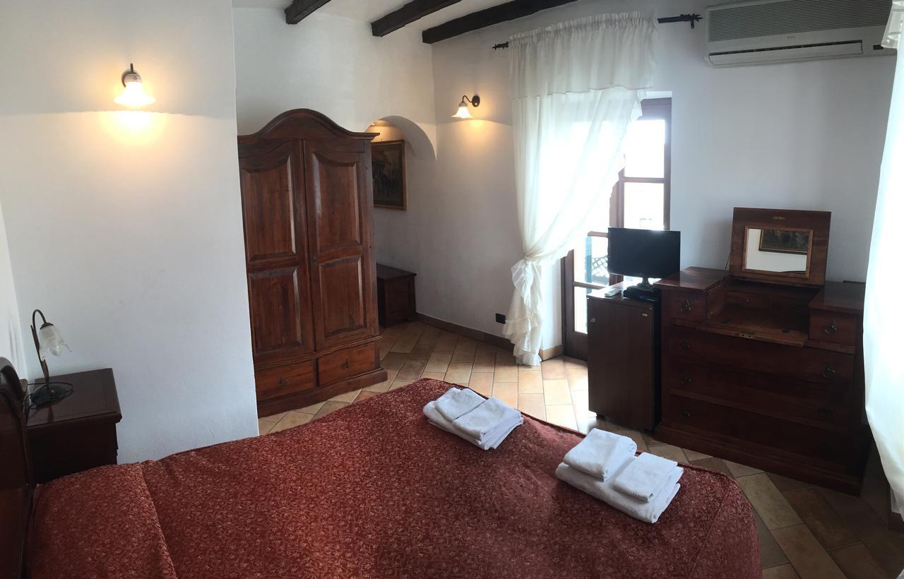 Hotel Il Portico Carrosio Exterior foto